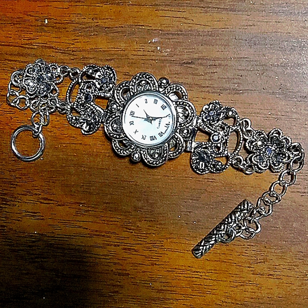 Womens wrist watch